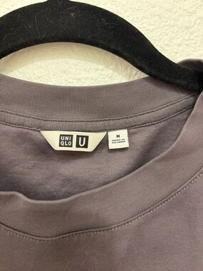 UNIQLO AIRism Crewneck Tee in Mauve Gray